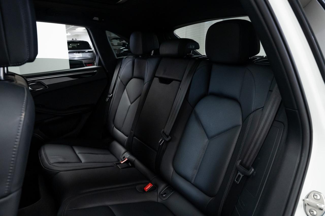 2021 Porsche Macan Base Vented Seats Premium Package BOSE Audio Portland OR