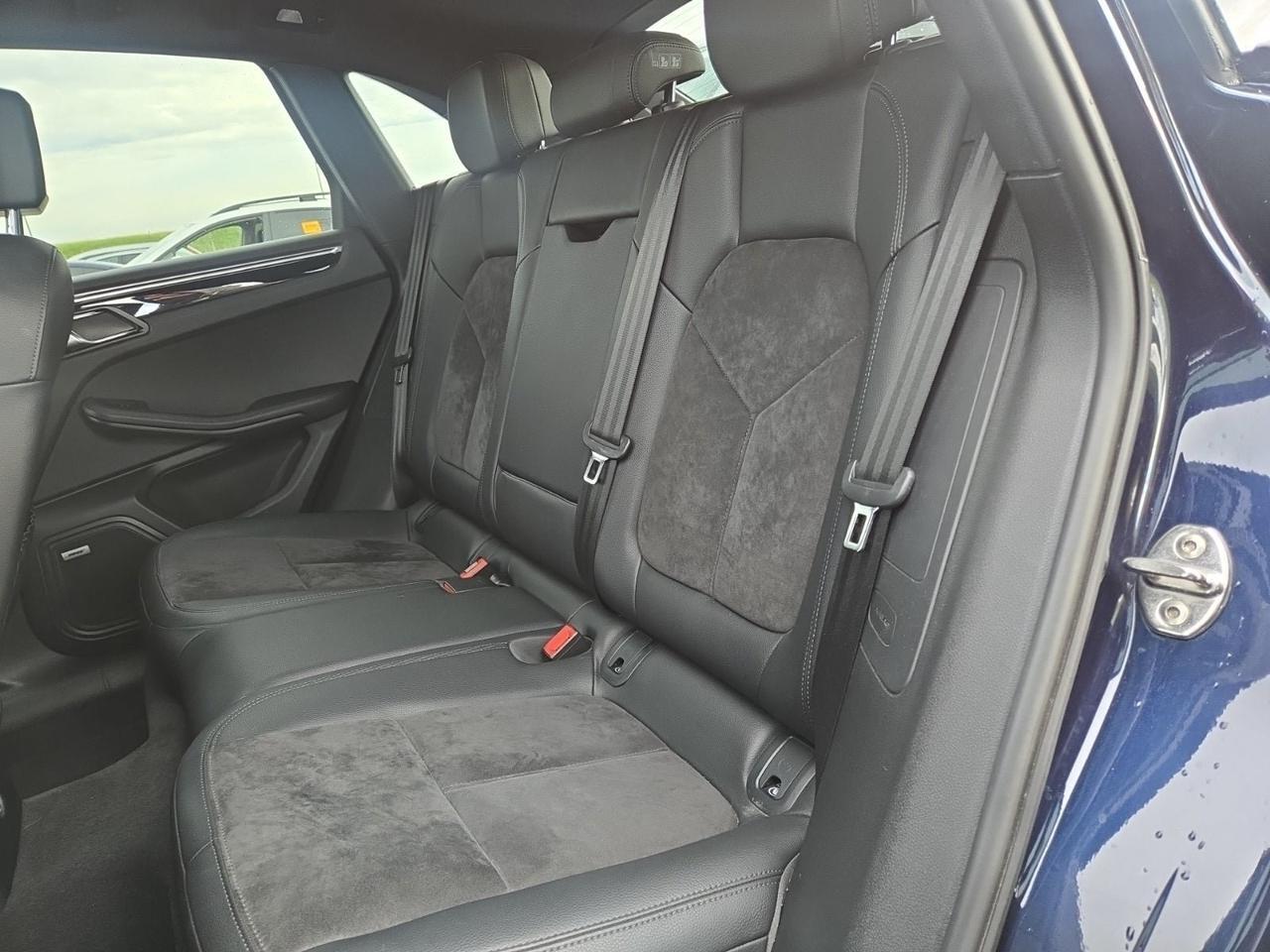 2021 Porsche Macan Panoramic Roof Bose Sound Portland OR