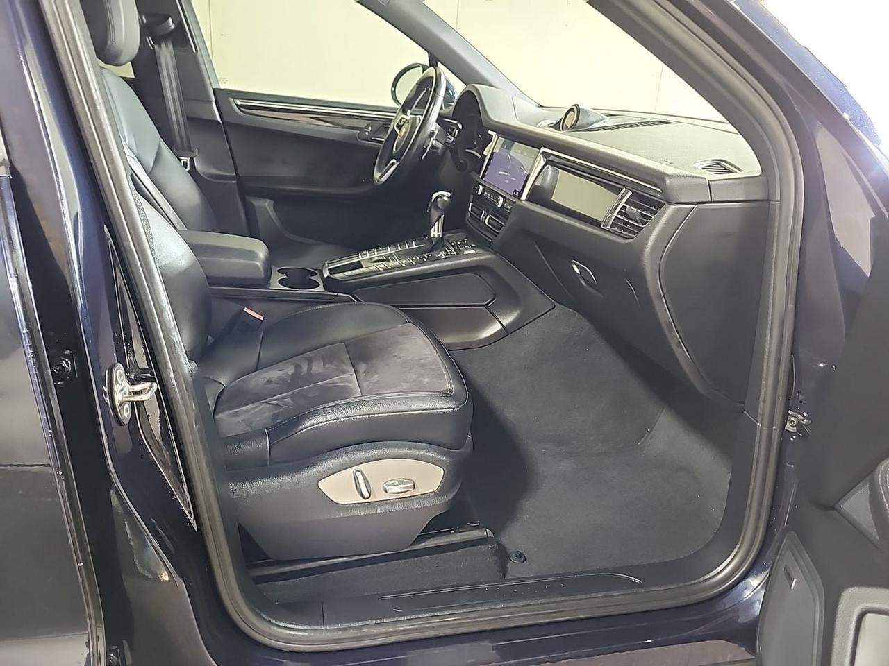 2021 Porsche Macan Panoramic Roof Bose Sound Portland OR