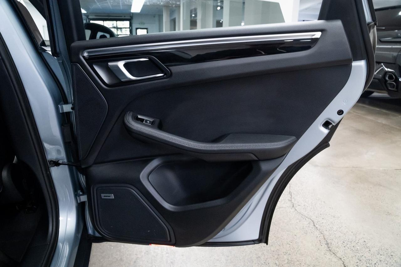 2021 Porsche Macan Panoramic Roof Heated Seats Portland OR