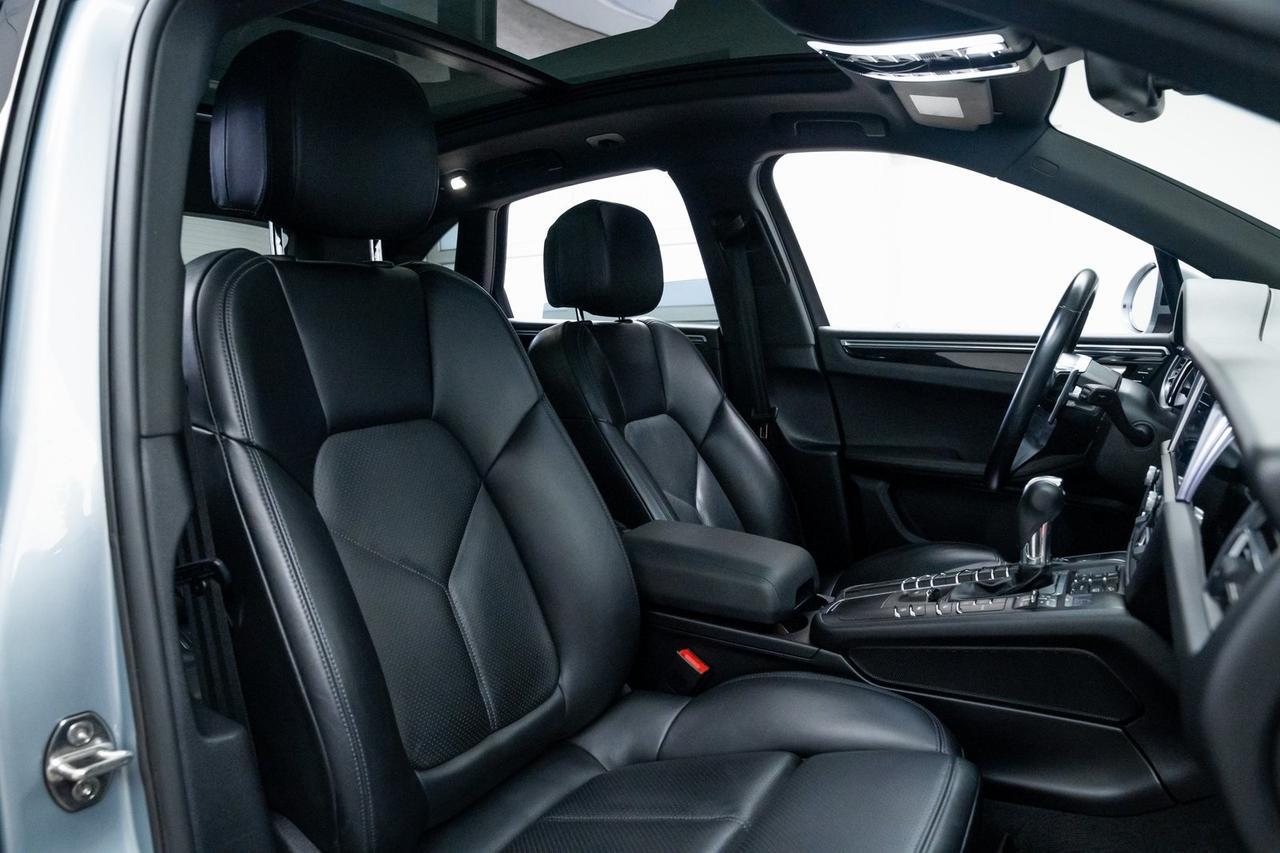 2021 Porsche Macan Panoramic Roof Heated Seats Portland OR