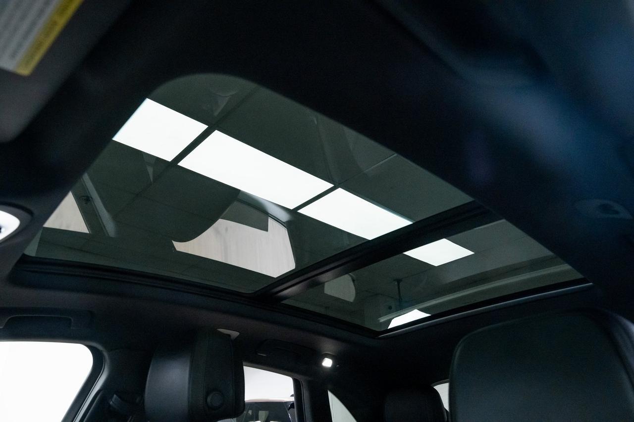 2021 Porsche Macan Panoramic Roof Heated Seats Portland OR