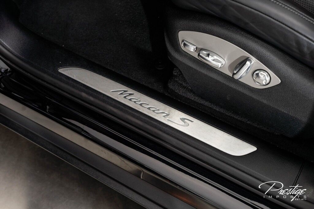 2021 Porsche Macan S North Miami Beach FL