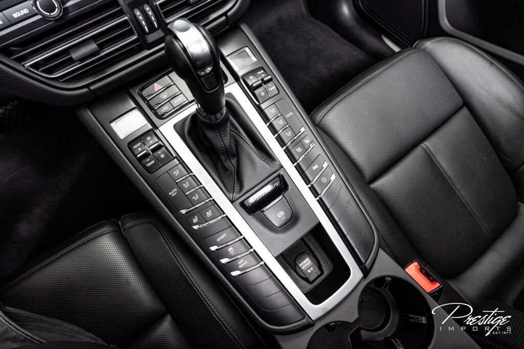 2021 Porsche Macan S North Miami Beach FL