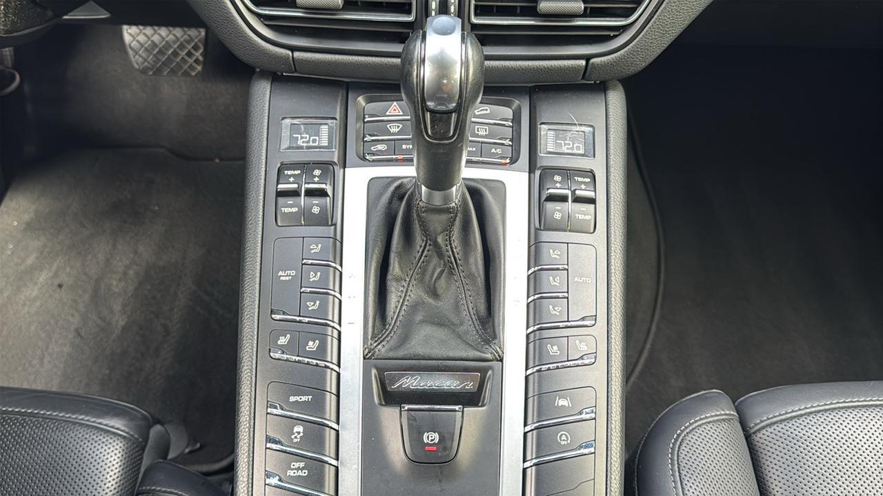 2021 Porsche Macan S  Selma TX