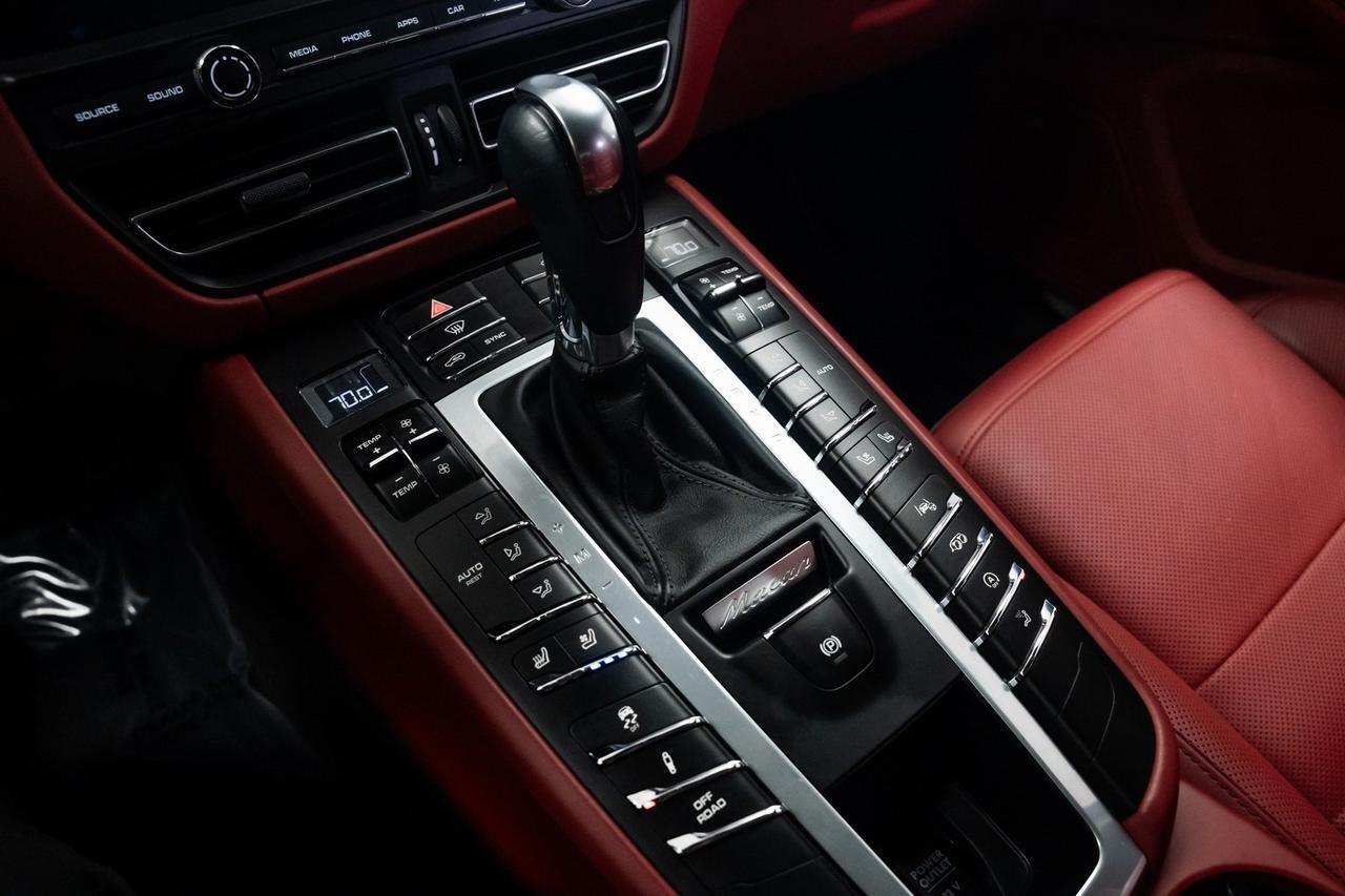 2021 Porsche Macan Turbo 1 Owner Vented Seats Premium Package Portland OR