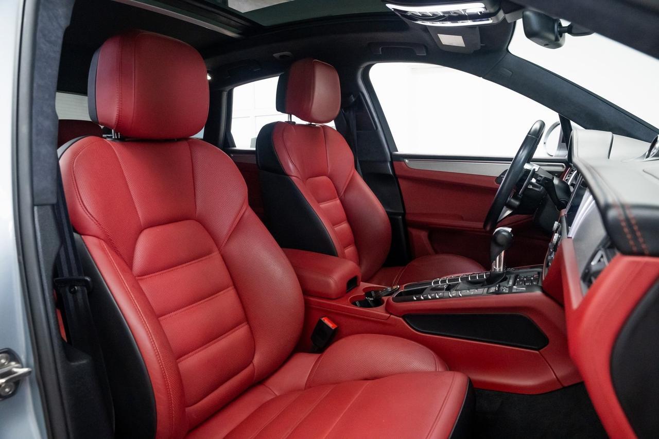 2021 Porsche Macan Turbo 1 Owner Vented Seats Premium Package Portland OR