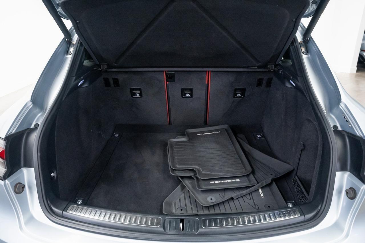 2021 Porsche Macan Turbo 1 Owner Vented Seats Premium Package Portland OR
