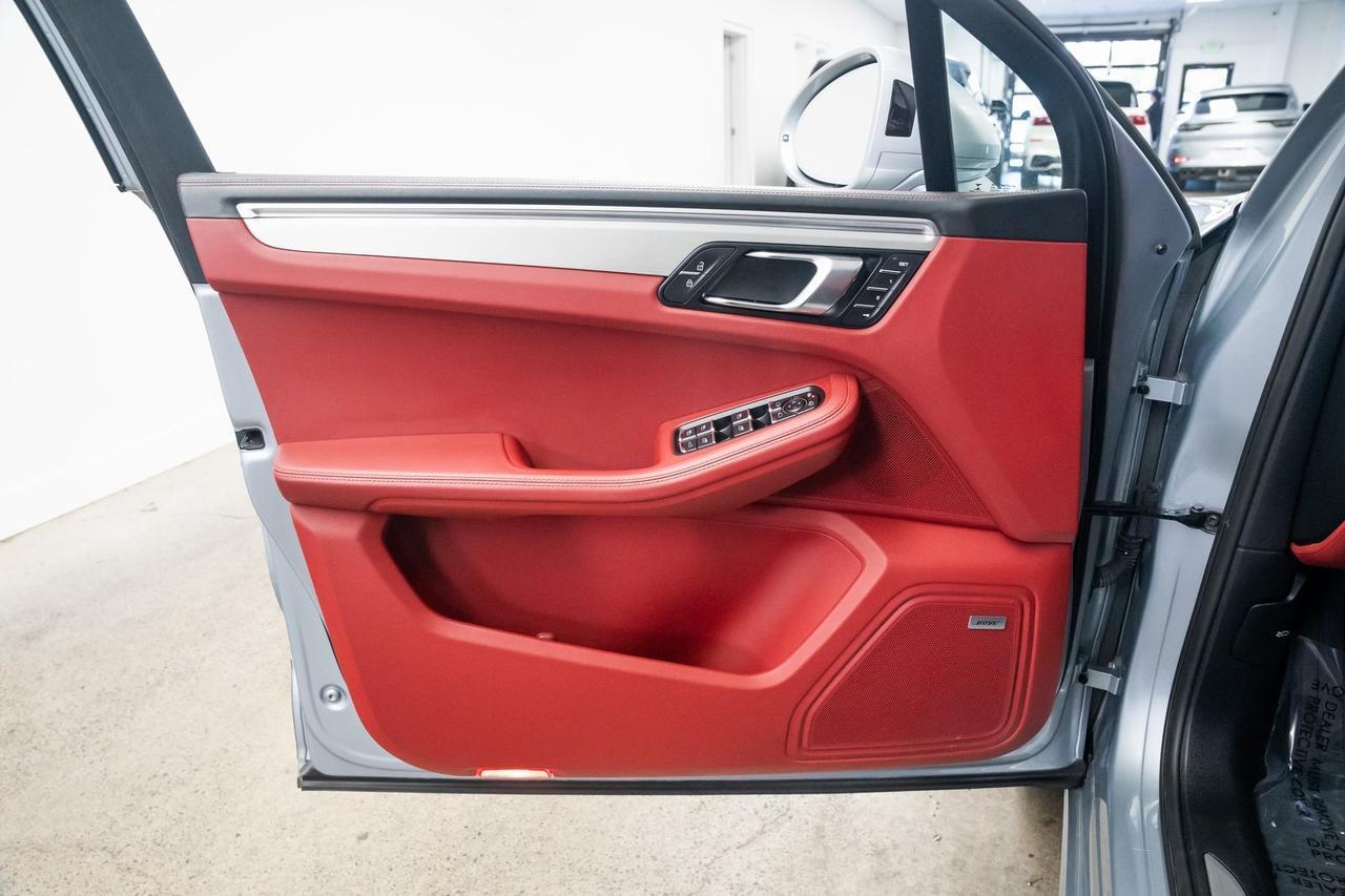 2021 Porsche Macan Turbo 1 Owner Vented Seats Premium Package Portland OR