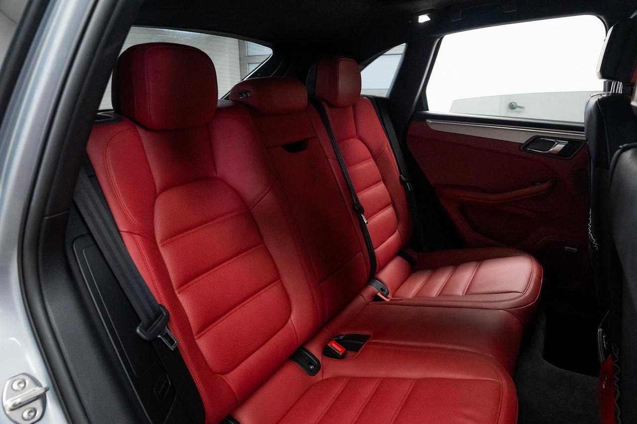 2021 Porsche Macan Turbo 1 Owner Vented Seats Premium Package Portland OR