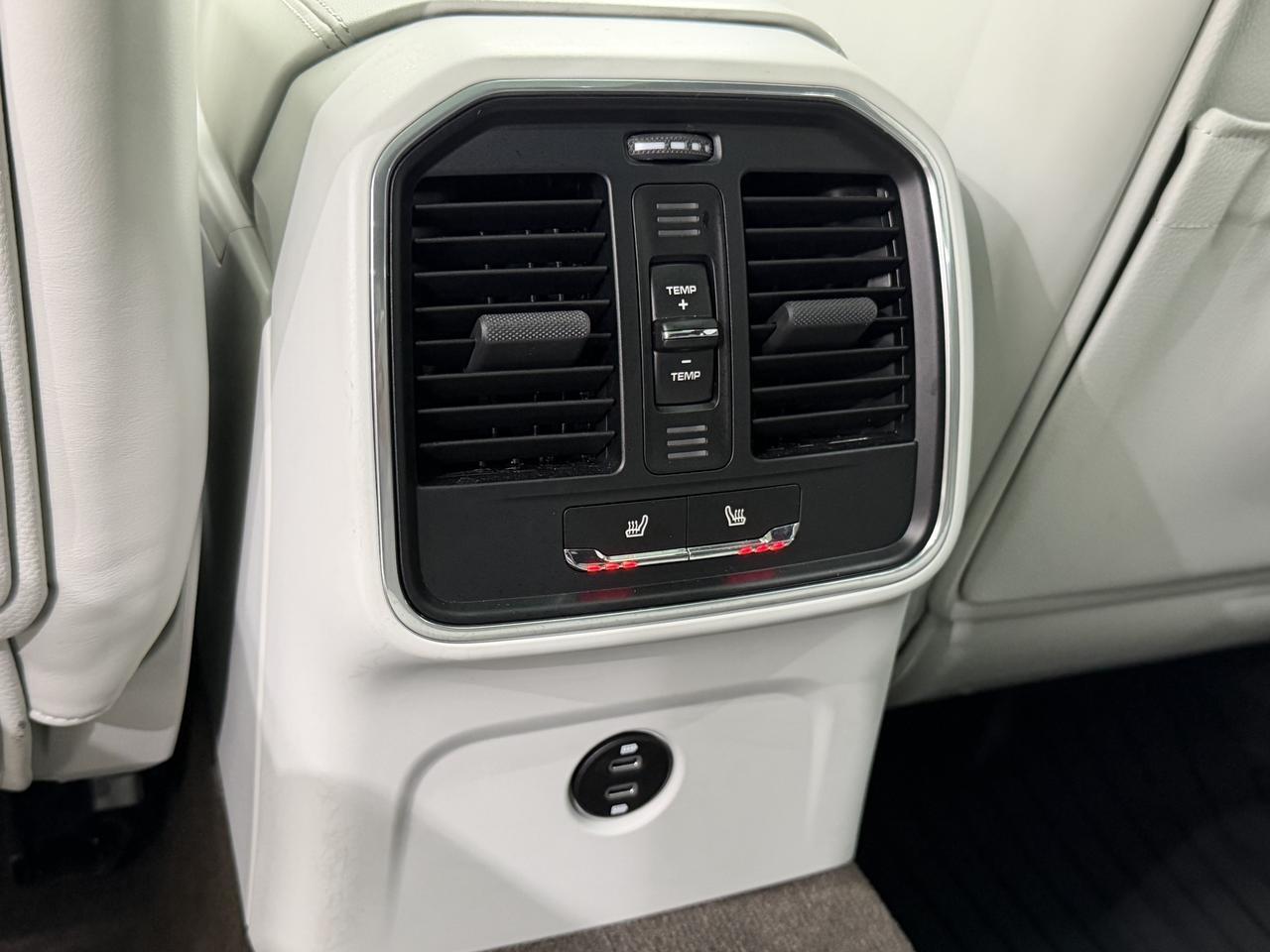 2021 Porsche Macan Turbo Newark DE