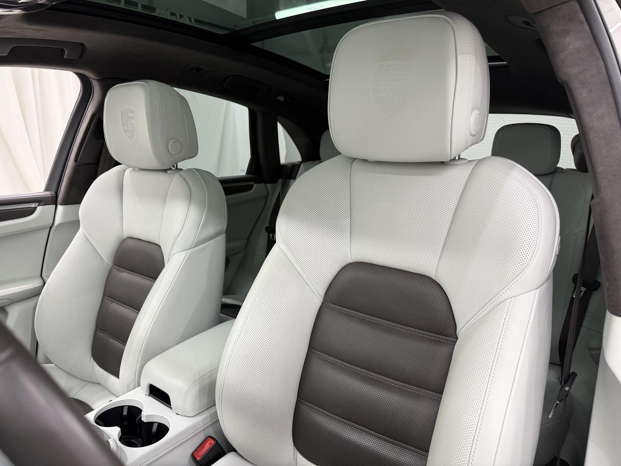 2021 Porsche Macan Turbo Newark DE