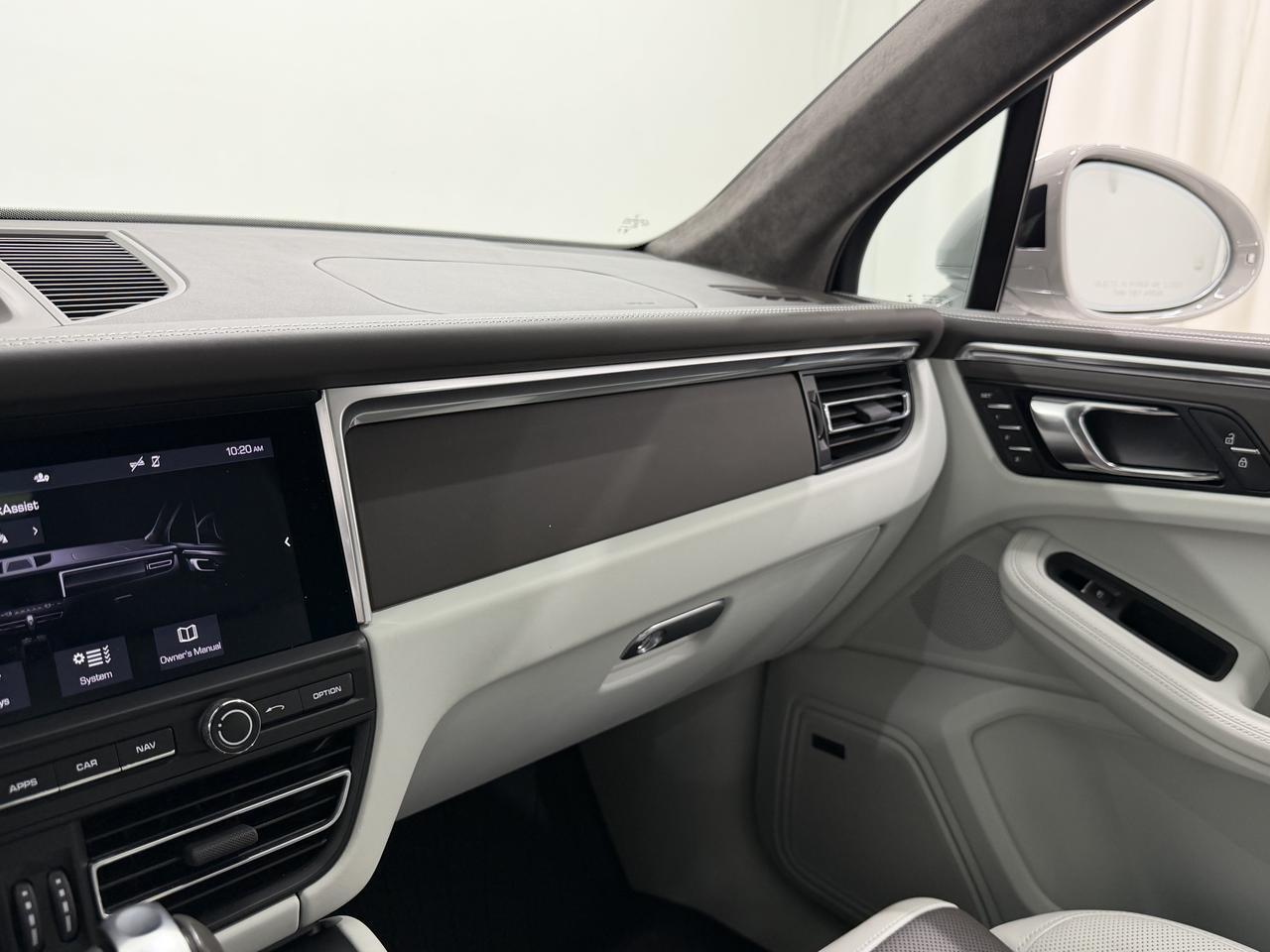 2021 Porsche Macan Turbo Newark DE