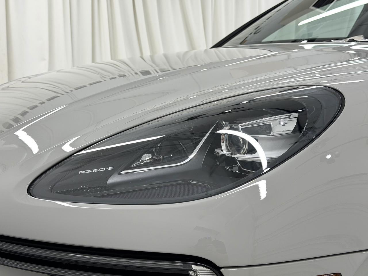 2021 Porsche Macan Turbo Newark DE