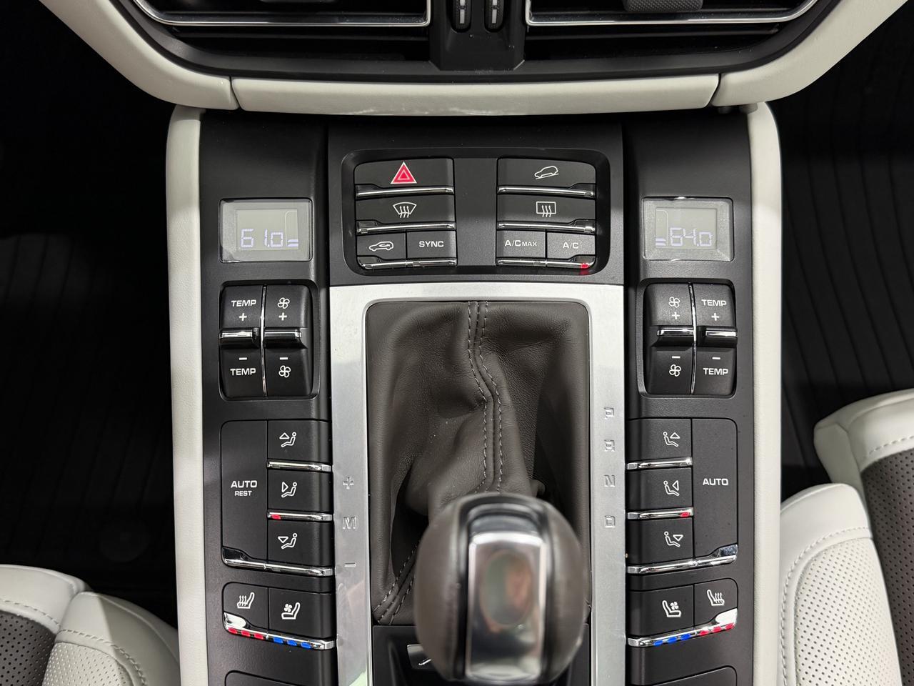 2021 Porsche Macan Turbo Newark DE
