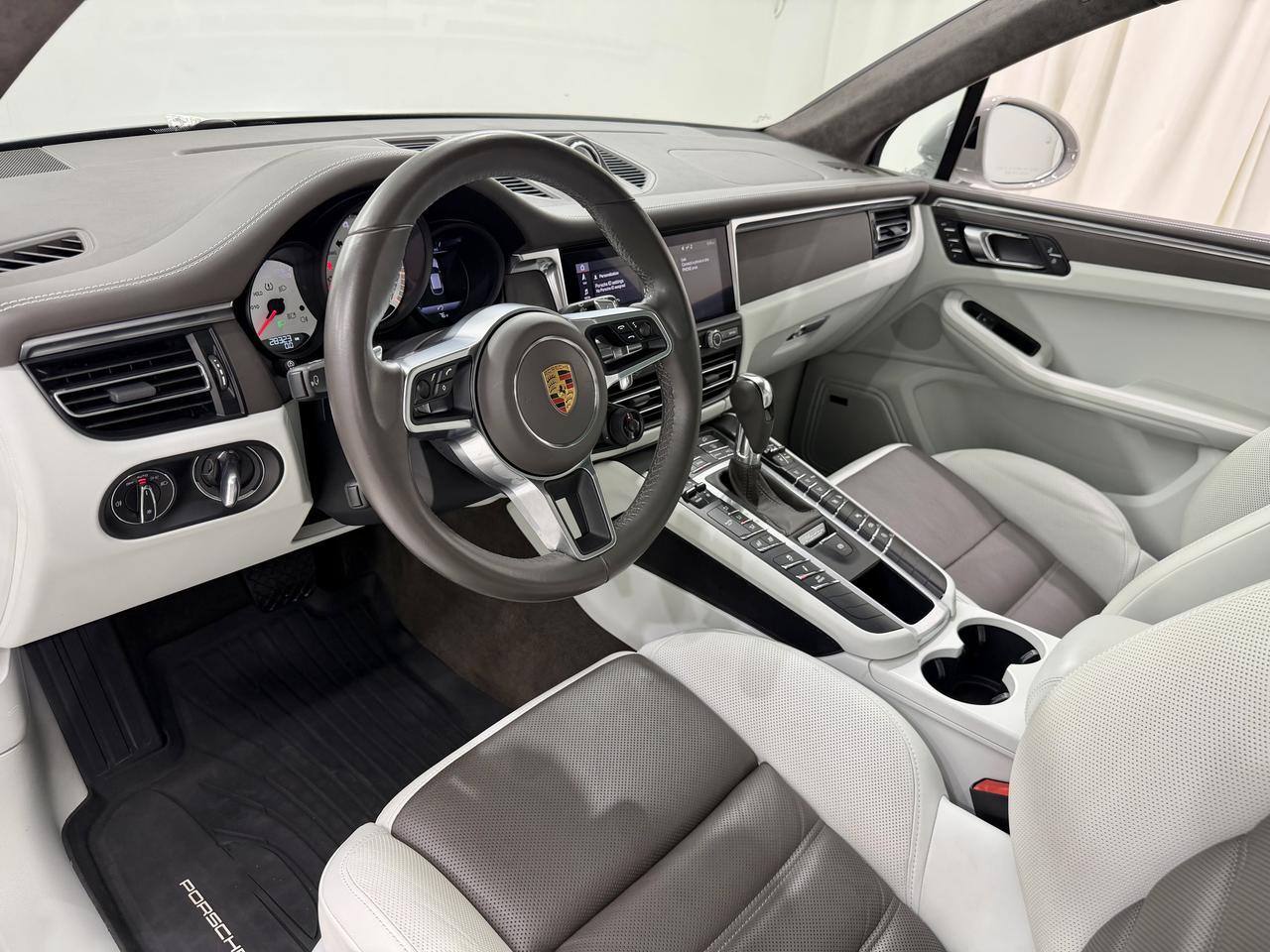 2021 Porsche Macan Turbo Newark DE