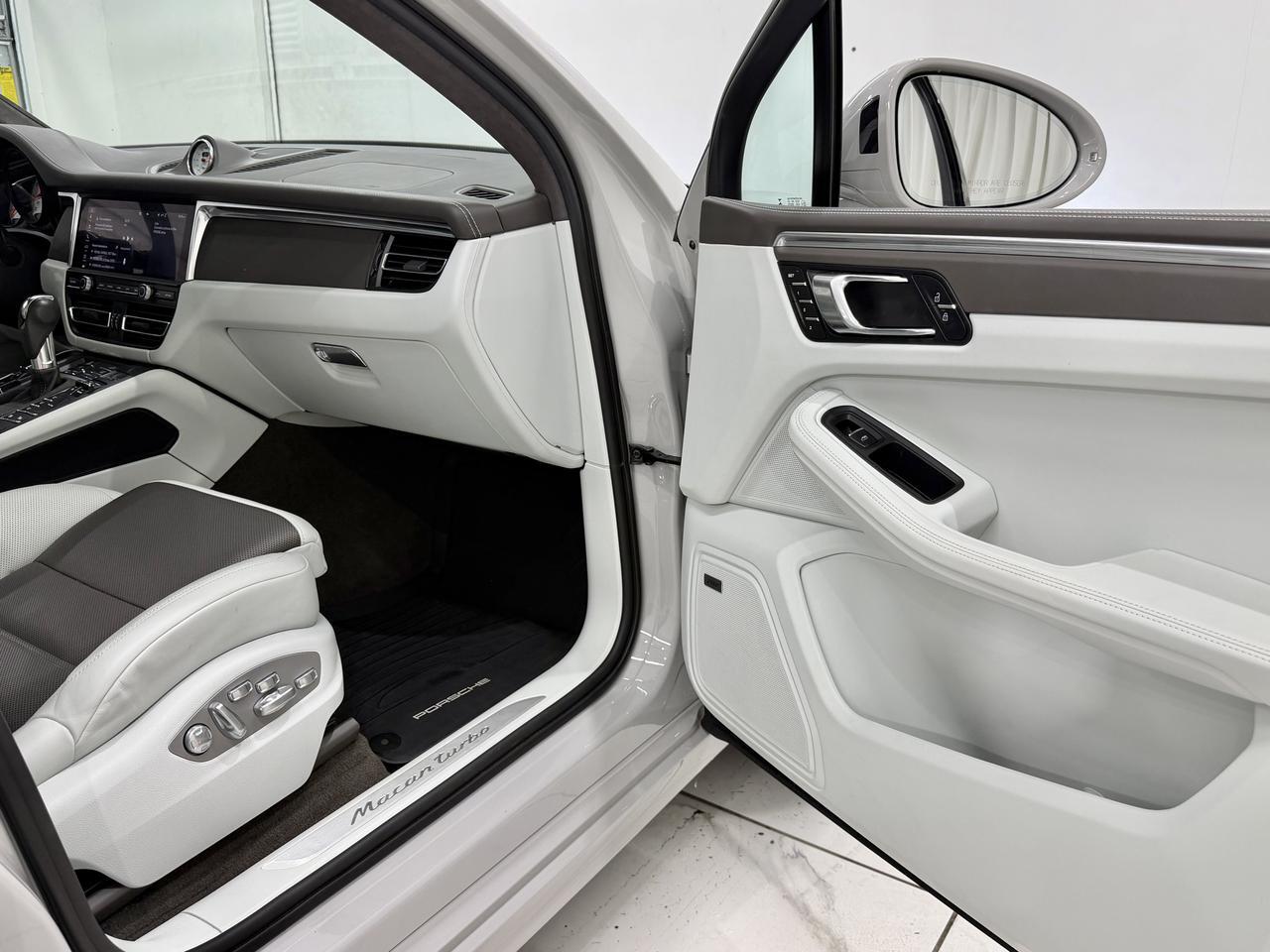 2021 Porsche Macan Turbo Newark DE