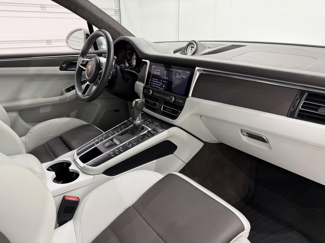 2021 Porsche Macan Turbo Newark DE