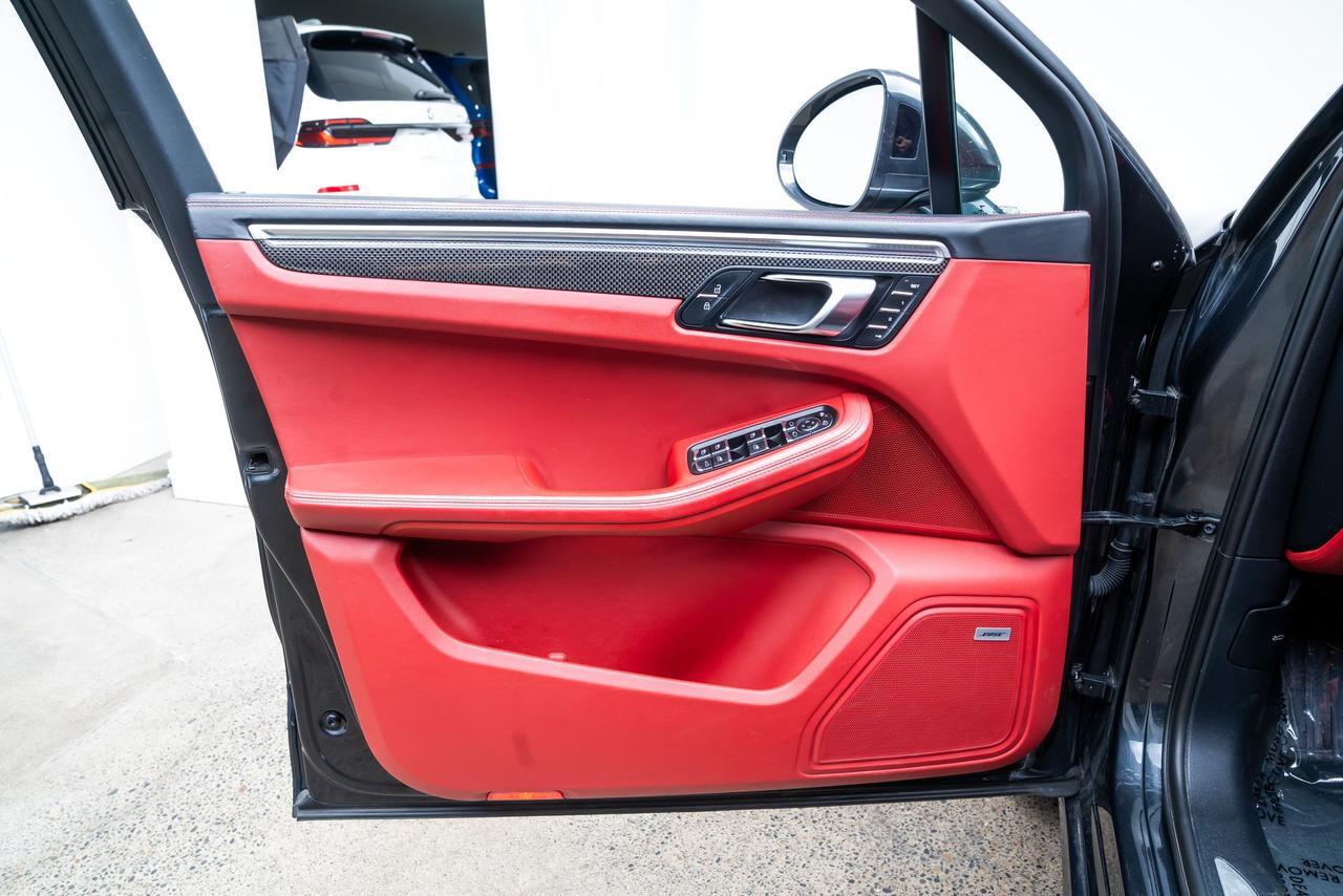 2021 Porsche Macan Turbo Ventilated Seats Carbon Fiber Interior Trim Portland OR