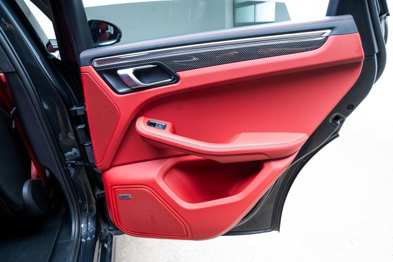 2021 Porsche Macan Turbo Ventilated Seats Carbon Fiber Interior Trim Portland OR