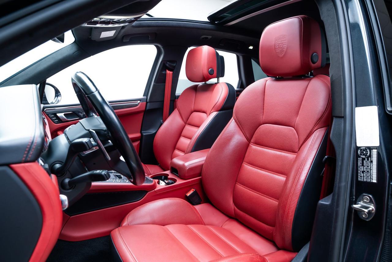 2021 Porsche Macan Turbo Ventilated Seats Carbon Fiber Interior Trim Portland OR