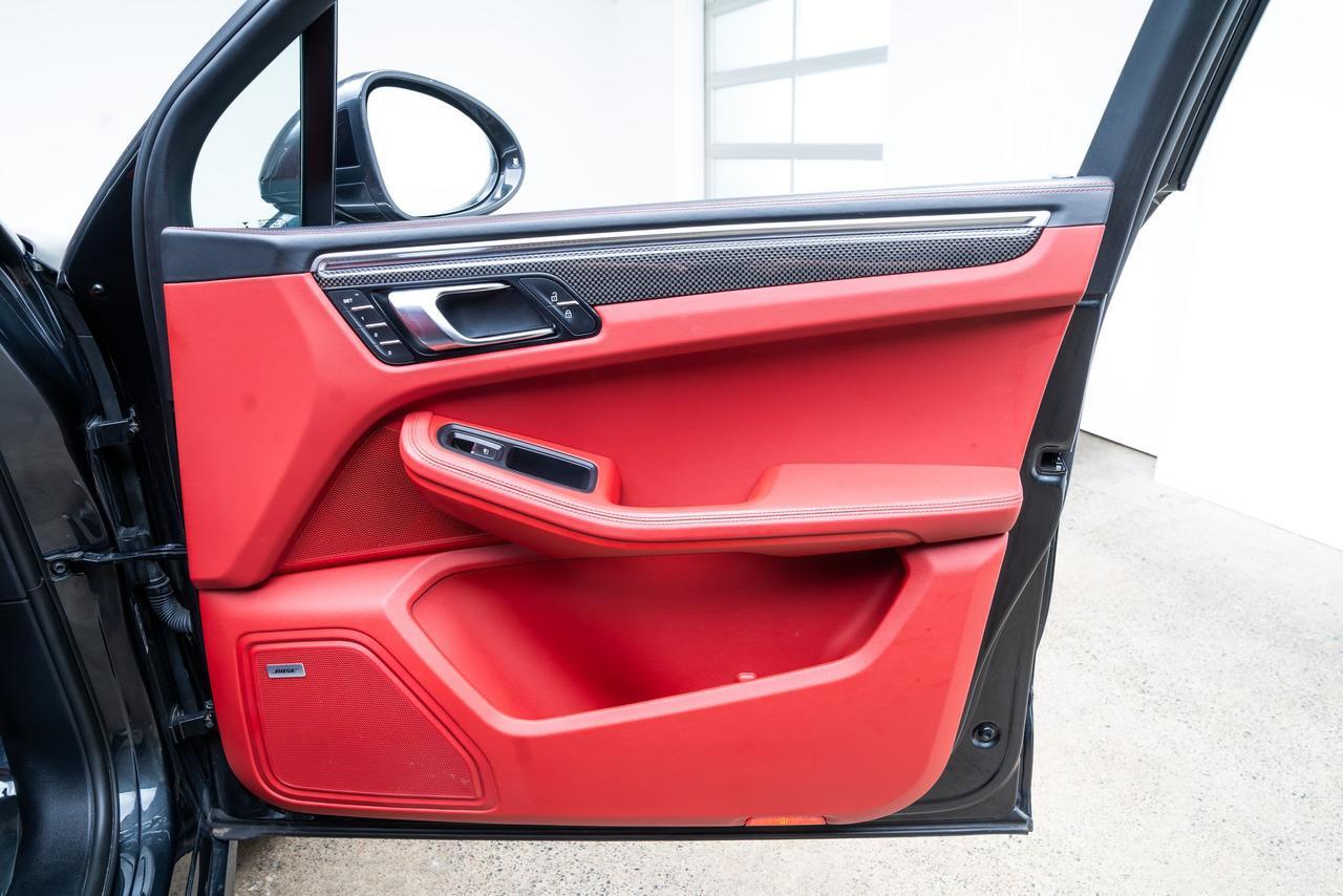 2021 Porsche Macan Turbo Ventilated Seats Carbon Fiber Interior Trim Portland OR