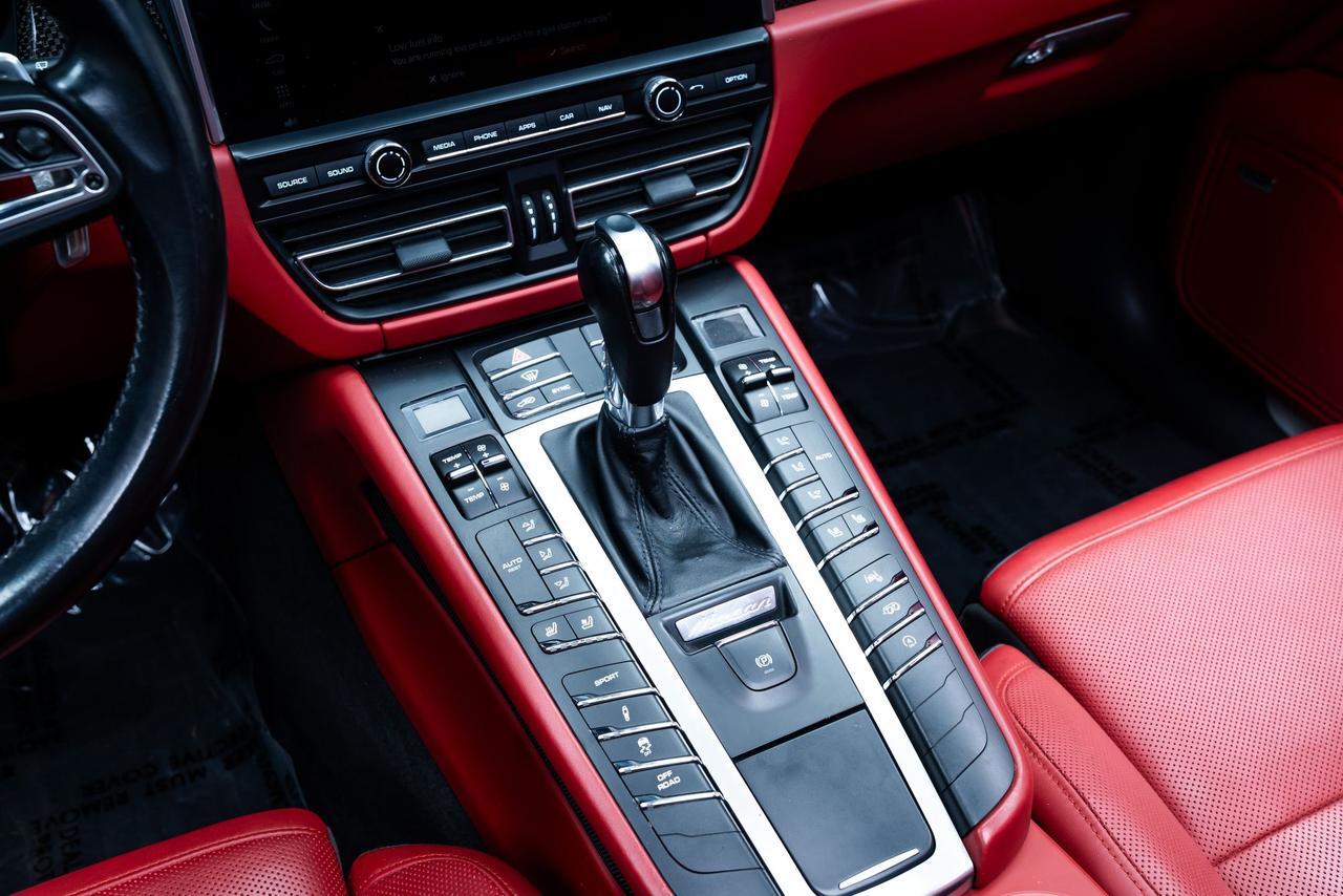 2021 Porsche Macan Turbo Ventilated Seats Carbon Fiber Interior Trim Portland OR