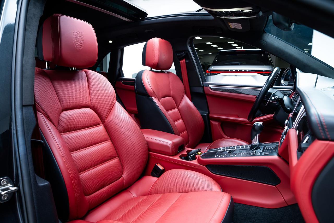 2021 Porsche Macan Turbo Ventilated Seats Carbon Fiber Interior Trim Portland OR