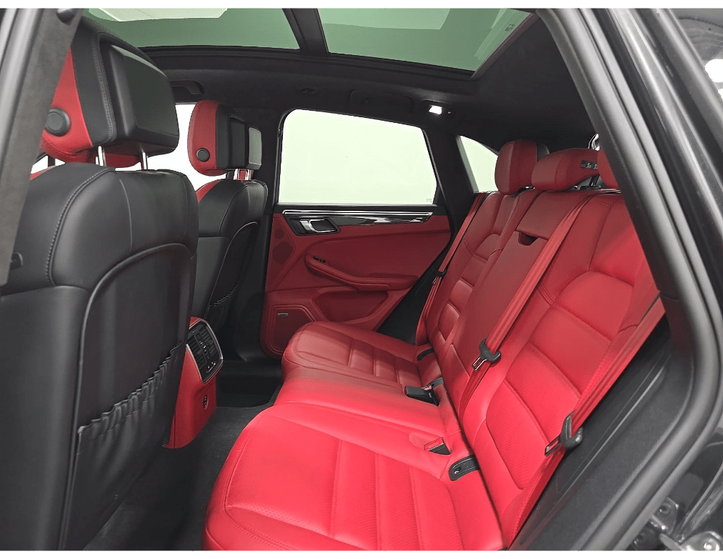 2021 Porsche Macan Turbo Ventilated Seats Carbon Fiber Interior Trim Portland OR
