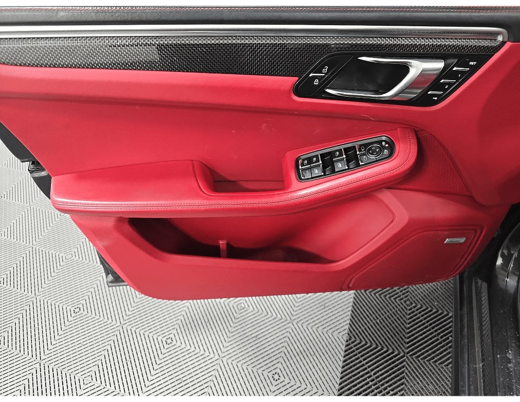 2021 Porsche Macan Turbo Ventilated Seats Carbon Fiber Interior Trim Portland OR