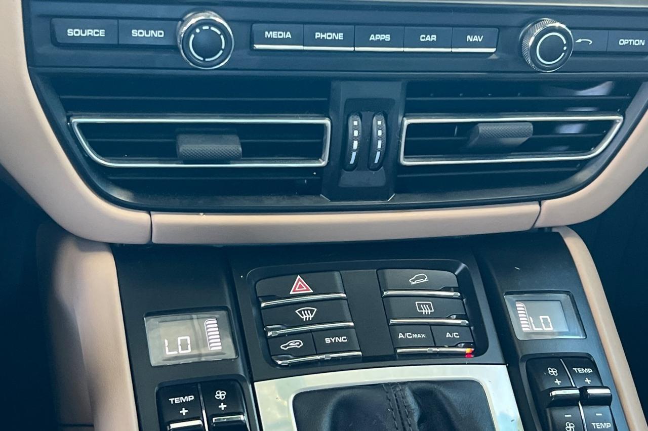 2021 Porsche Macan Turbo Ontario OR