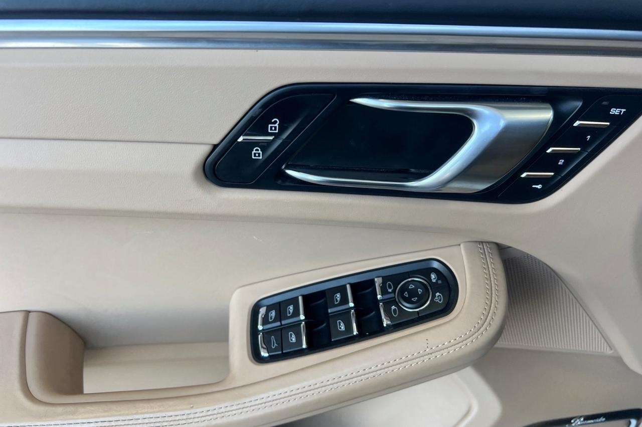 2021 Porsche Macan Turbo Ontario OR