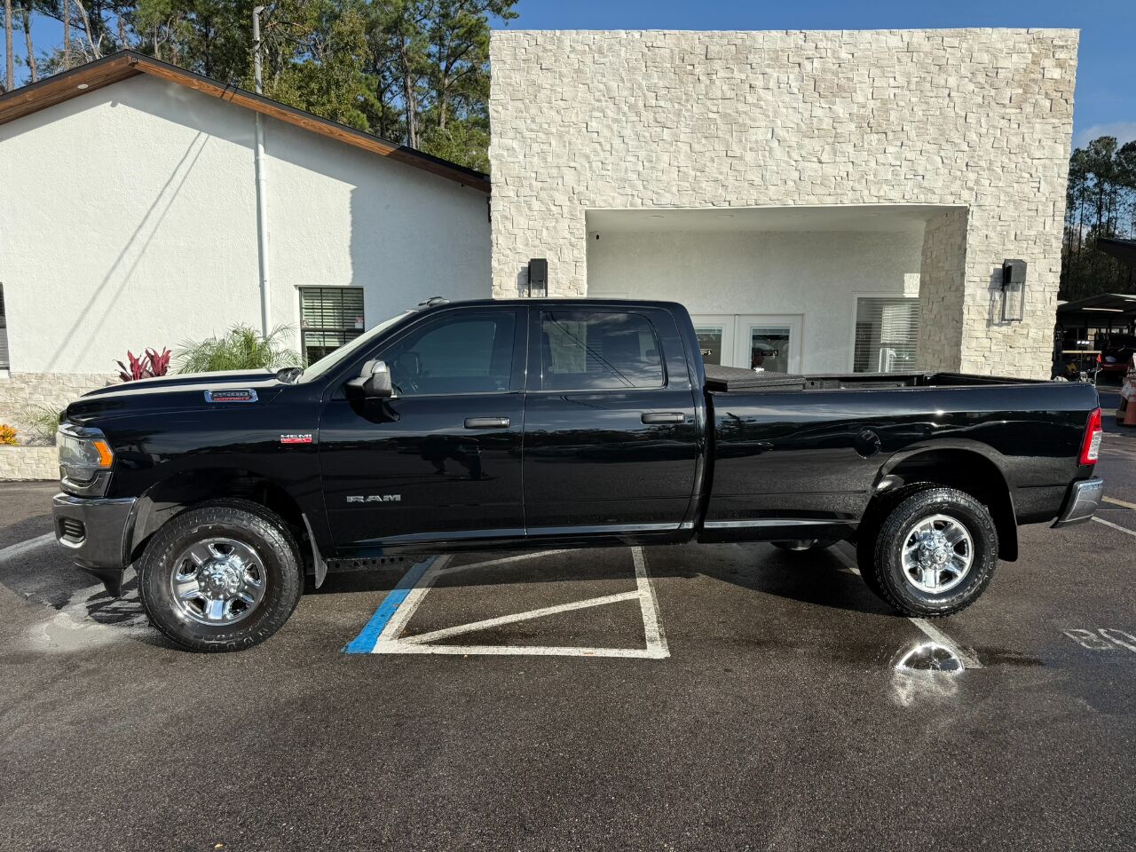 2021 RAM 2500 Tradesman 4x4 Crew Cab 8&apos; Box