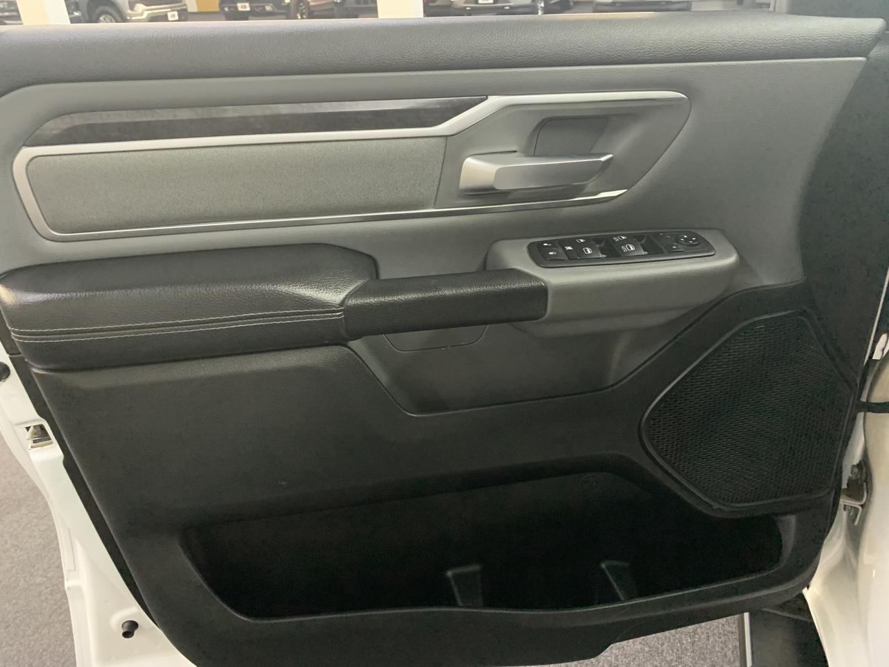 2021 Ram 1500 4WD Lone Star Quad Cab 6&apos;4&quot; Box Benwood WV
