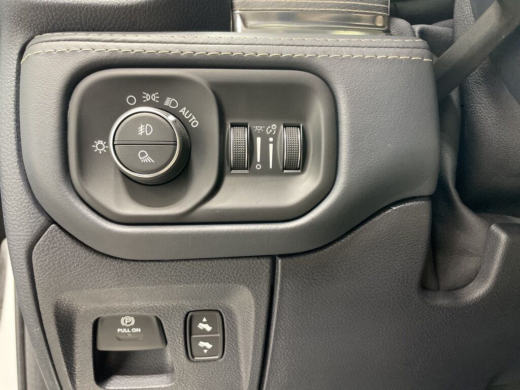 2021 Ram 1500 4x4 Crew Cab Limited Minocqua WI