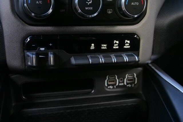 2021 Ram 1500 Big Horn 4X4 / Level 2 Equipment / 5.7L V8! High Point NC
