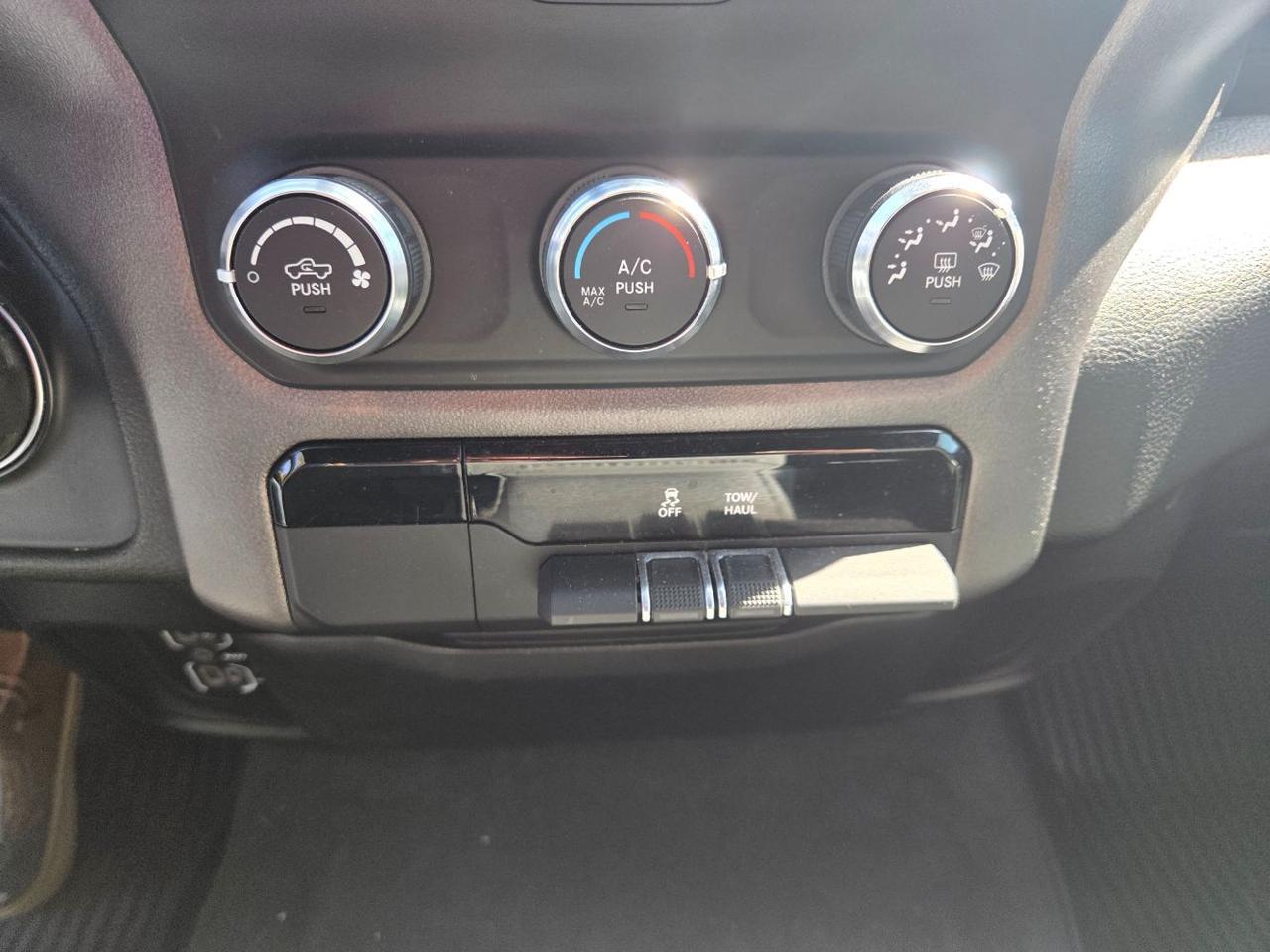 2021 Ram 1500 Big Horn Crew Cab 4x4 5&apos;7 Box Charlton MA