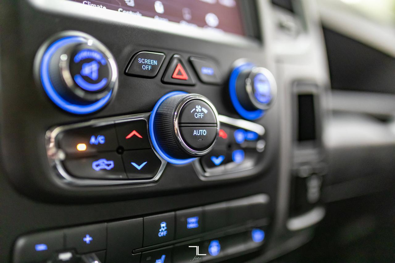 2021 Ram 1500 Classic 4x4 Crew Cab Express BCam Red Deer AB