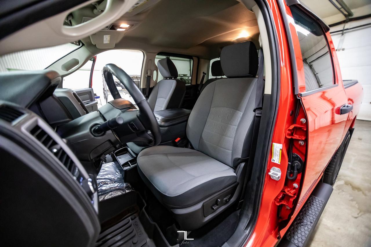 2021 Ram 1500 Classic 4x4 Crew Cab Express BCam Red Deer AB