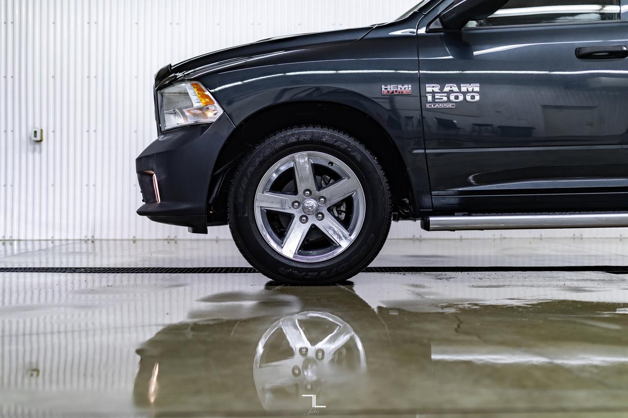 2021 Ram 1500 Classic 4x4 Crew Cab Express BCam Red Deer AB