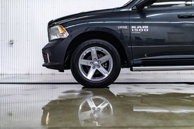 2021 Ram 1500 Classic 4x4 Crew Cab Express BCam Red Deer AB