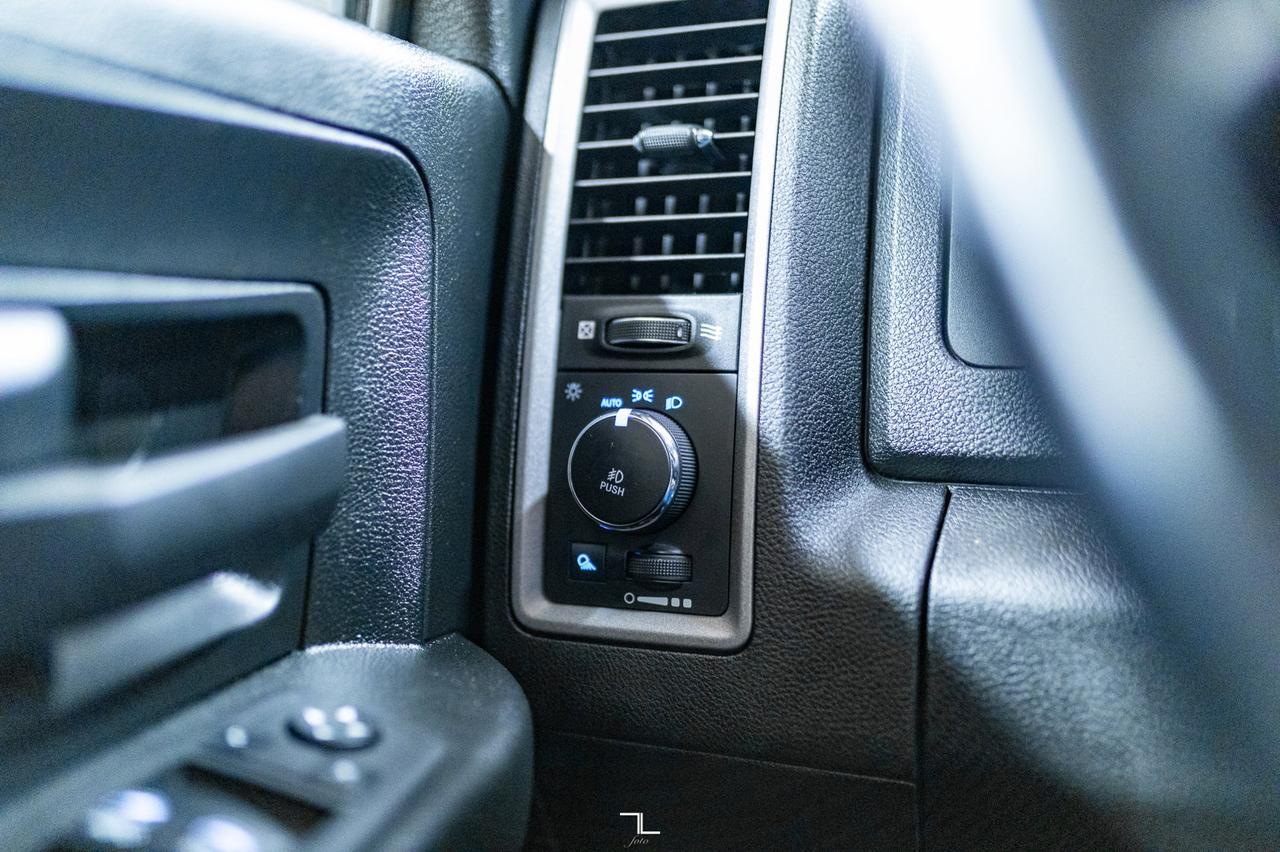 2021 Ram 1500 Classic 4x4 Crew Cab Express BCam Red Deer AB