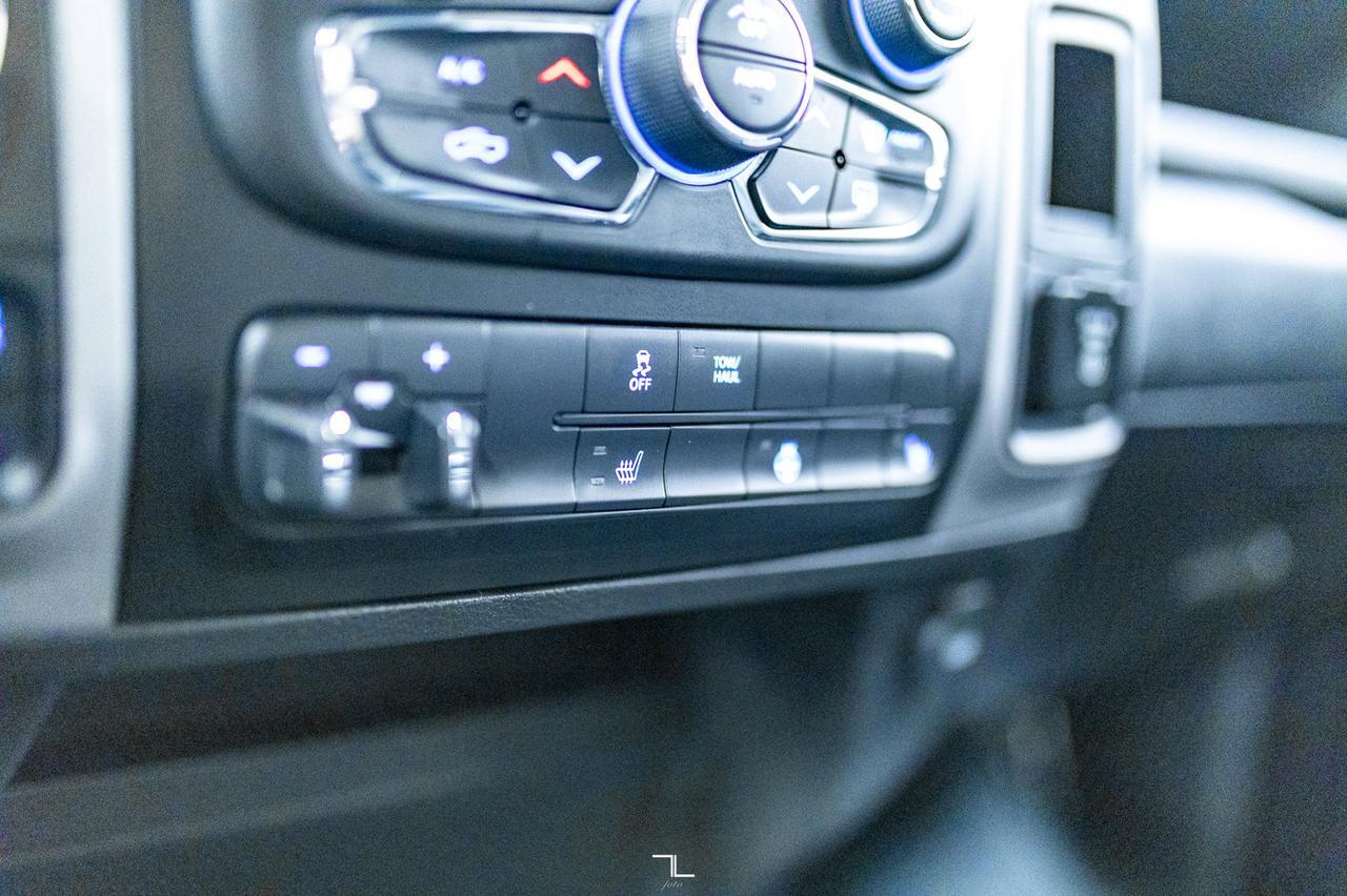 2021 Ram 1500 Classic 4x4 Crew Cab Express BCam Red Deer AB