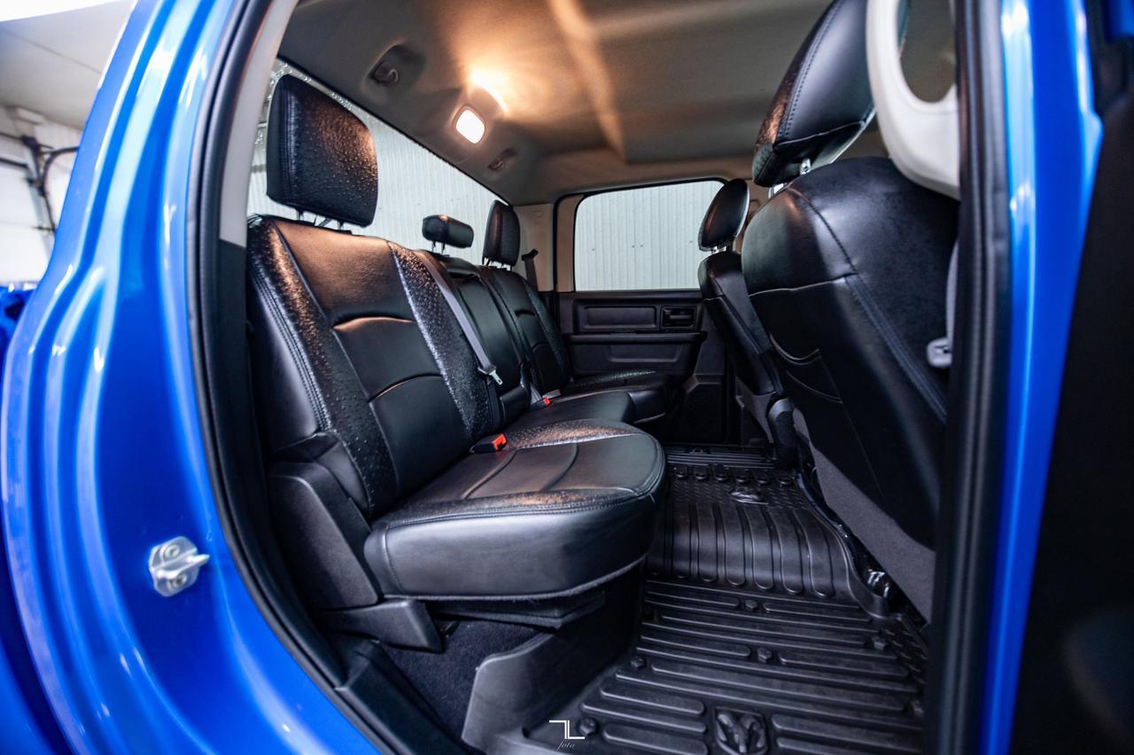 2021 Ram 1500 Classic 4x4 Crew Cab Express HEMI Leather BCam Red Deer AB