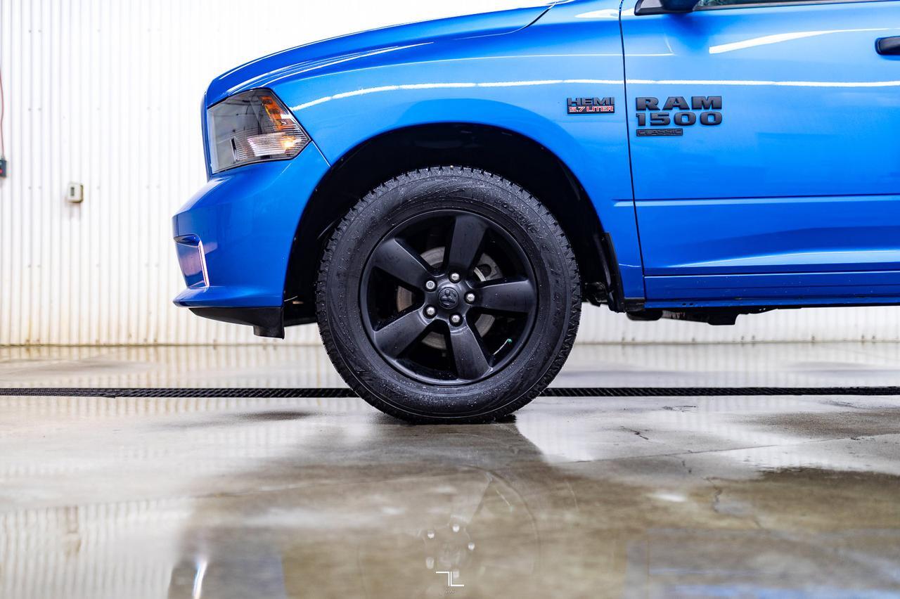 2021 Ram 1500 Classic 4x4 Crew Cab Express HEMI Leather BCam Red Deer AB