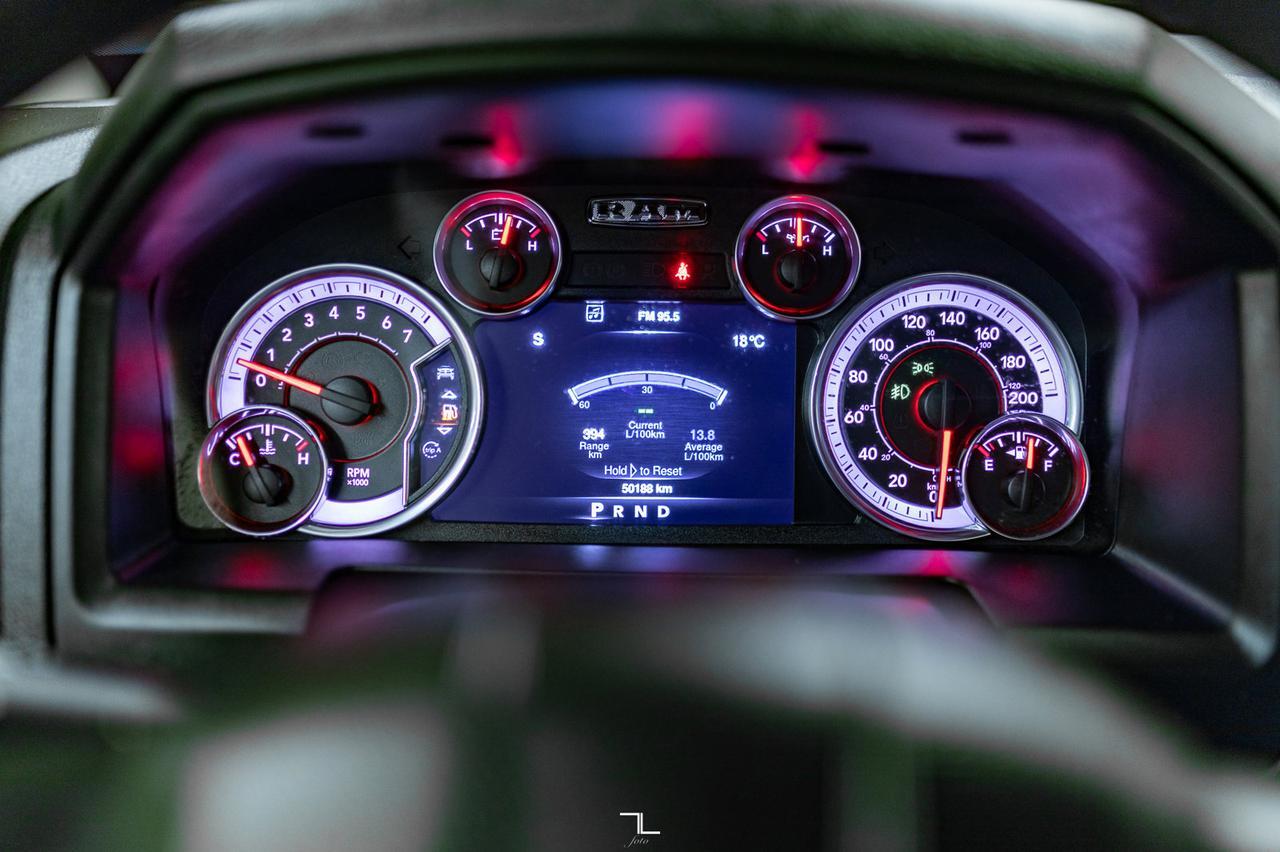 2021 Ram 1500 Classic 4x4 Crew Cab Express HEMI Leather BCam Red Deer AB