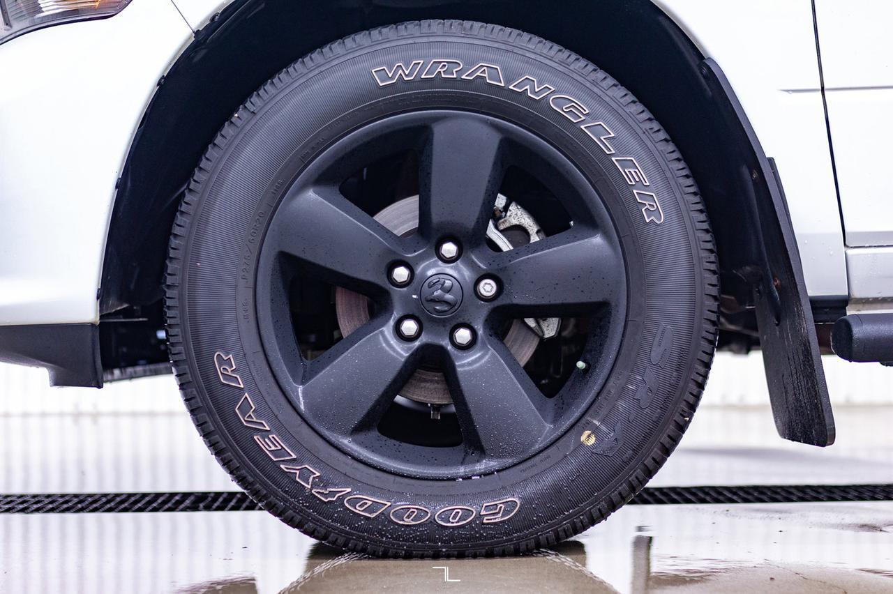 2021 Ram 1500 Classic 4x4 Crew Cab Express Leather BCam Red Deer AB