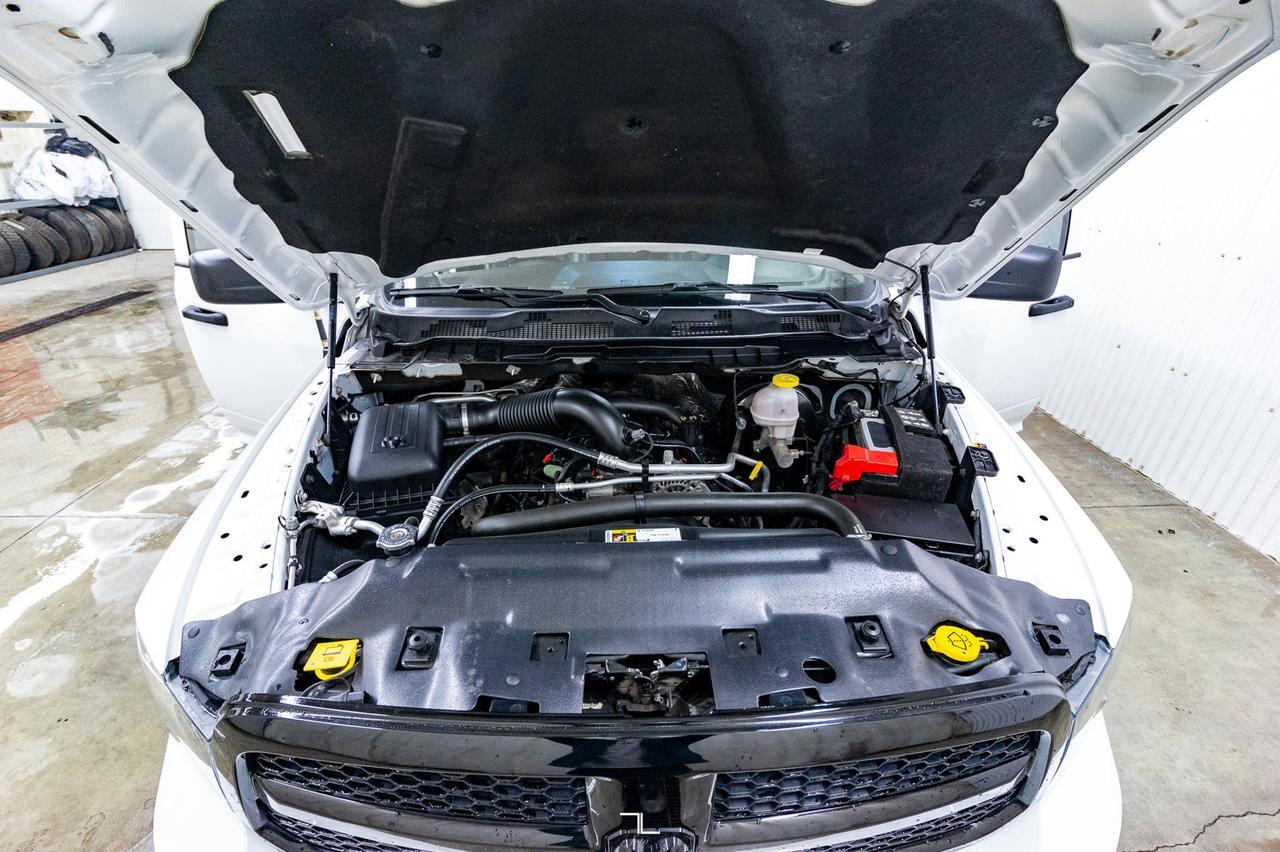 2021 Ram 1500 Classic 4x4 Crew Cab Express Leather BCam Red Deer AB