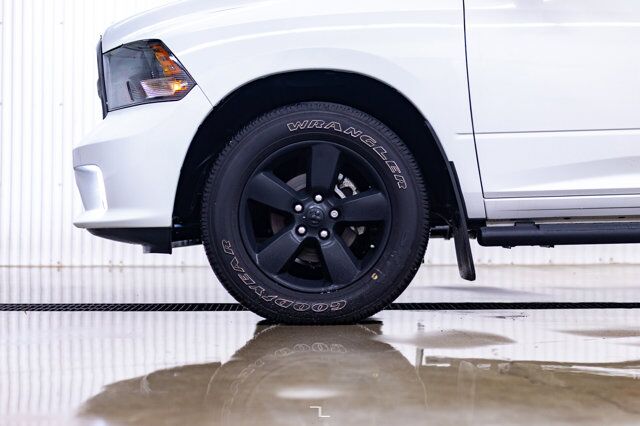 2021 Ram 1500 Classic 4x4 Crew Cab Express Leather BCam Red Deer AB