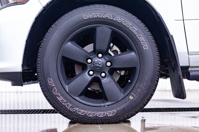 2021 Ram 1500 Classic 4x4 Crew Cab Express Leather BCam Red Deer AB